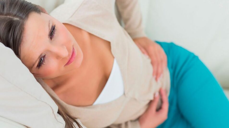 A woman with signs of cystitis needs comprehensive and competent treatment